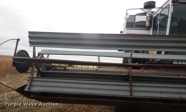 image for item DJ1201 Gleaner L2  combine