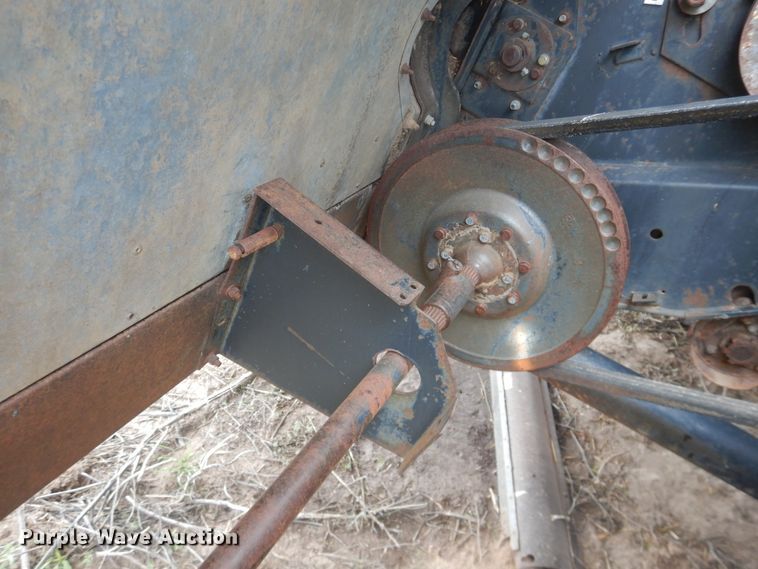 image for item DJ1201 Gleaner L2  combine