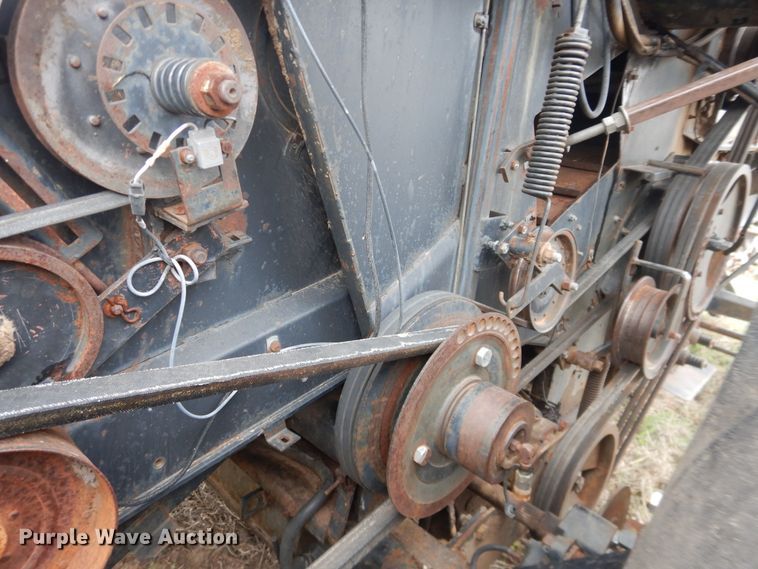 image for item DJ1201 Gleaner L2  combine