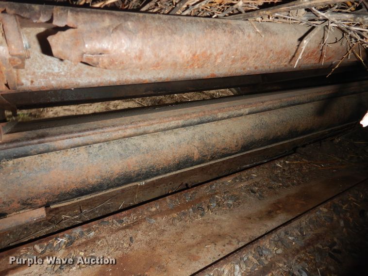 image for item DJ1201 Gleaner L2  combine