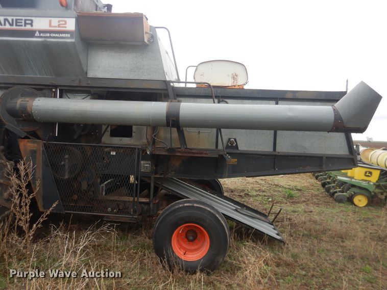 image for item DJ1201 Gleaner L2  combine