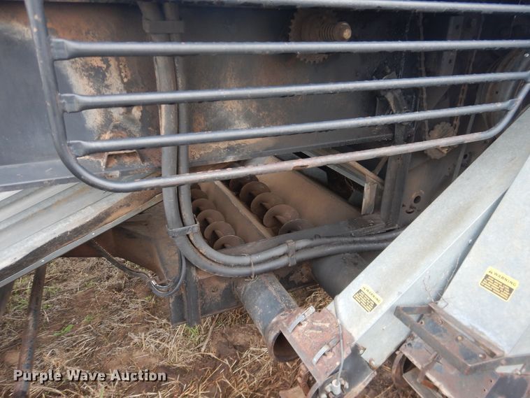 image for item DJ1201 Gleaner L2  combine