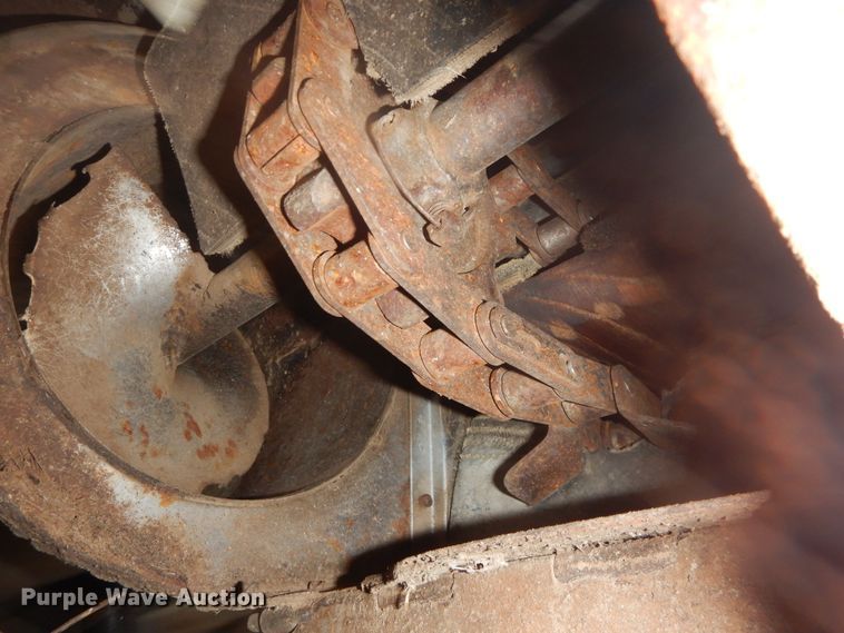 image for item DJ1201 Gleaner L2  combine