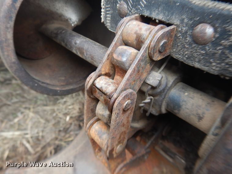 image for item DJ1201 Gleaner L2  combine