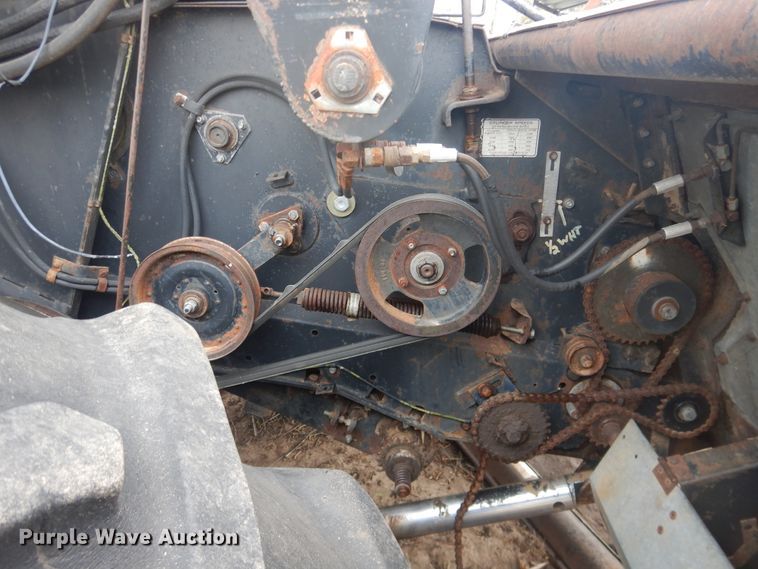 image for item DJ1201 Gleaner L2  combine