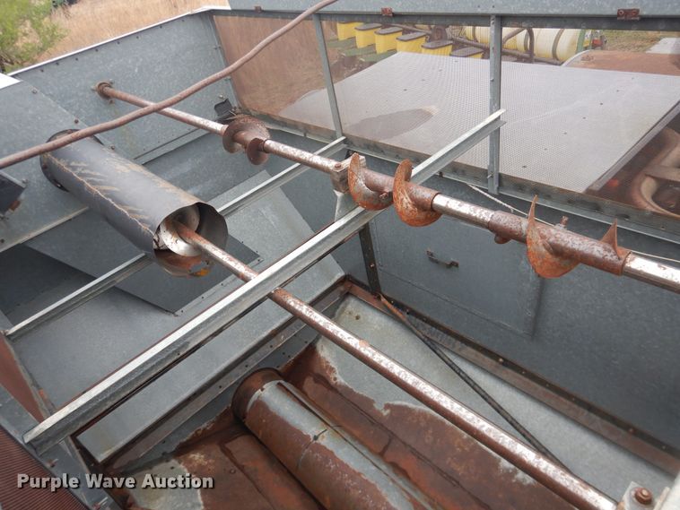 image for item DJ1201 Gleaner L2  combine