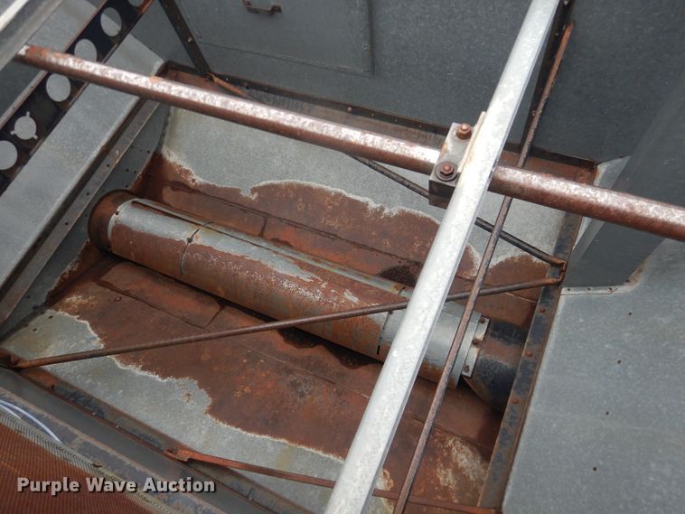 image for item DJ1201 Gleaner L2  combine