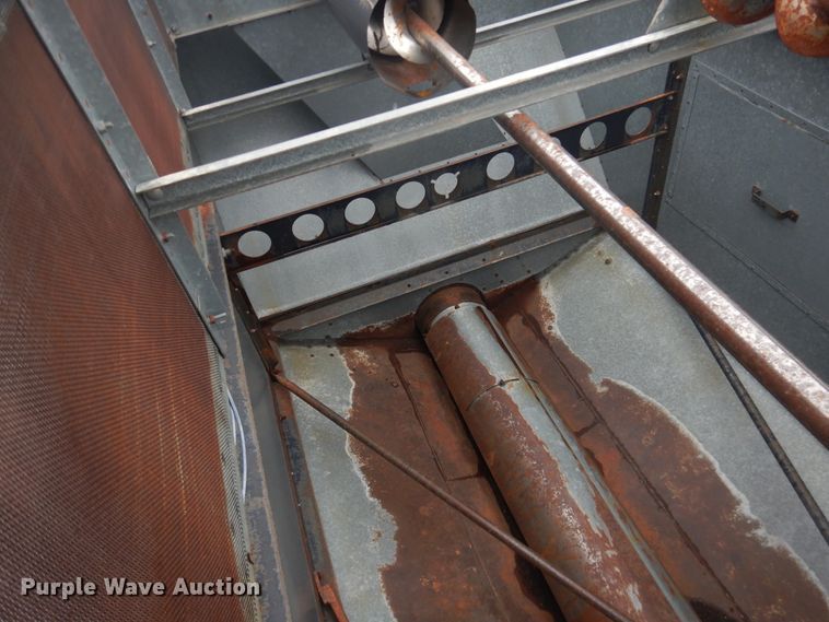 image for item DJ1201 Gleaner L2  combine