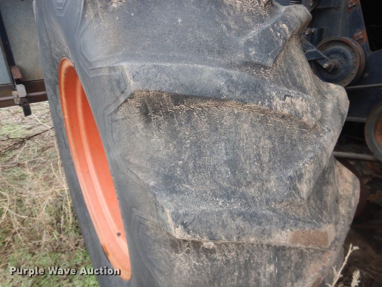 image for item DJ1201 Gleaner L2  combine