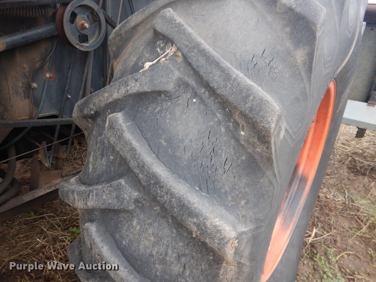 image for item DJ1201 Gleaner L2  combine