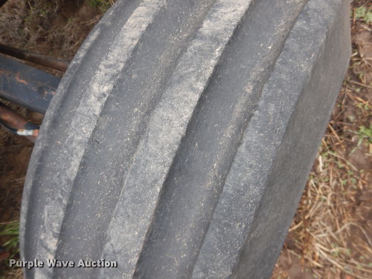 image for item DJ1201 Gleaner L2  combine