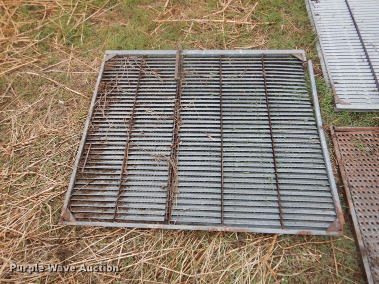 image for item DJ1201 Gleaner L2  combine