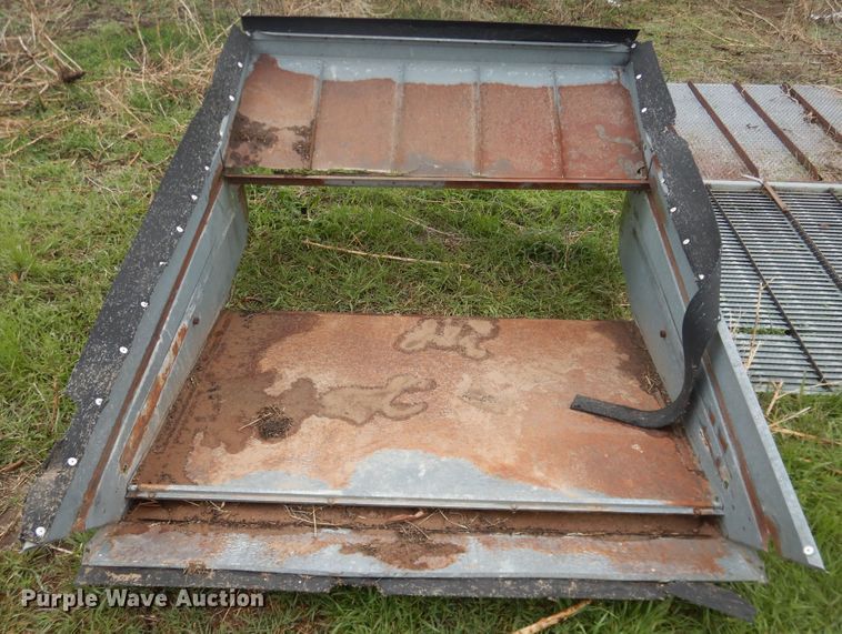 image for item DJ1201 Gleaner L2  combine