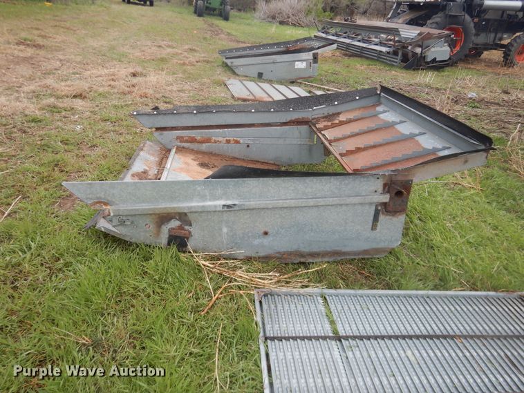 image for item DJ1201 Gleaner L2  combine