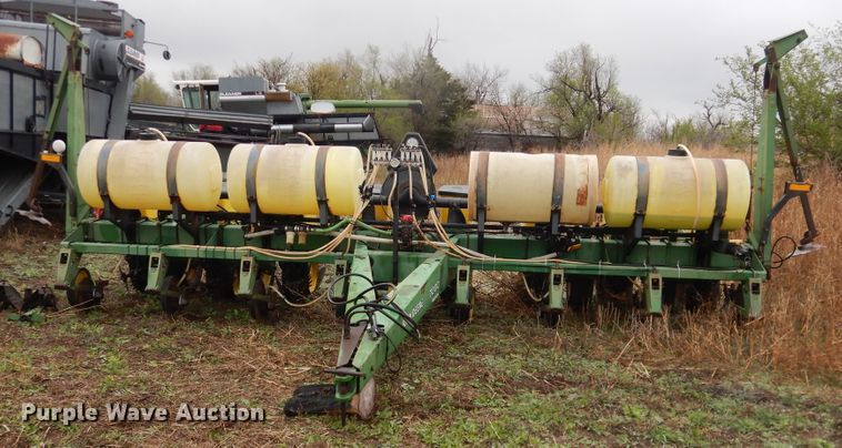 image for item DJ1205 John Deere 7200 Max Emerge 2  planter