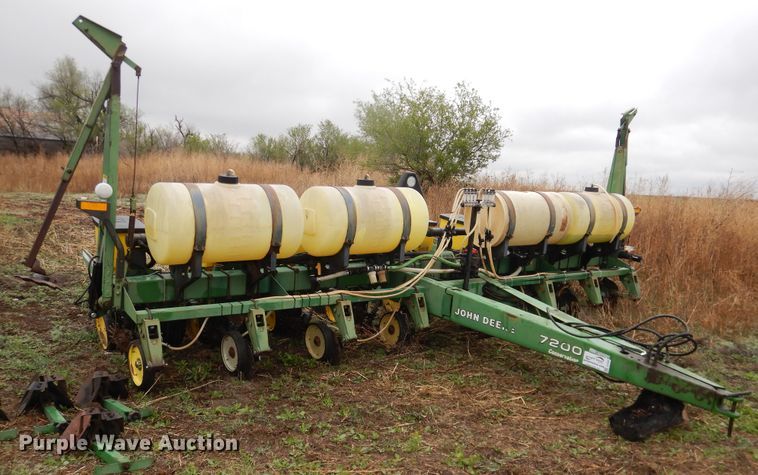 image for item DJ1205 John Deere 7200 Max Emerge 2  planter