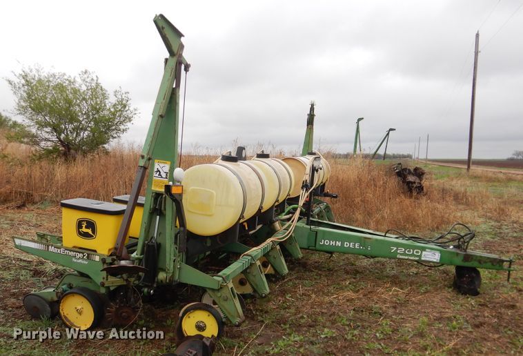 image for item DJ1205 John Deere 7200 Max Emerge 2  planter