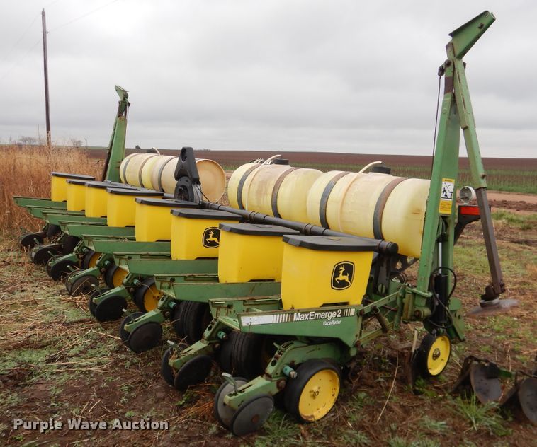 image for item DJ1205 John Deere 7200 Max Emerge 2  planter