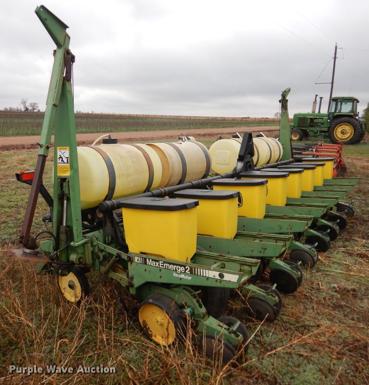 image for item DJ1205 John Deere 7200 Max Emerge 2  planter