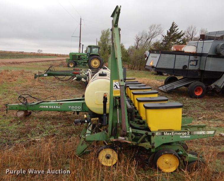 image for item DJ1205 John Deere 7200 Max Emerge 2  planter