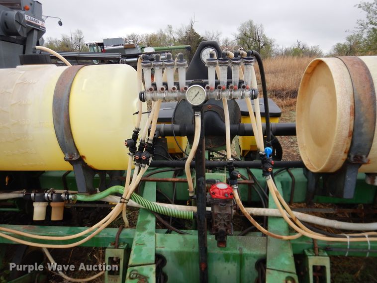 image for item DJ1205 John Deere 7200 Max Emerge 2  planter