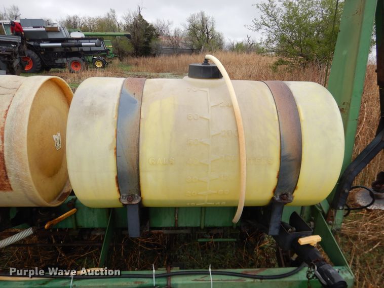 image for item DJ1205 John Deere 7200 Max Emerge 2  planter