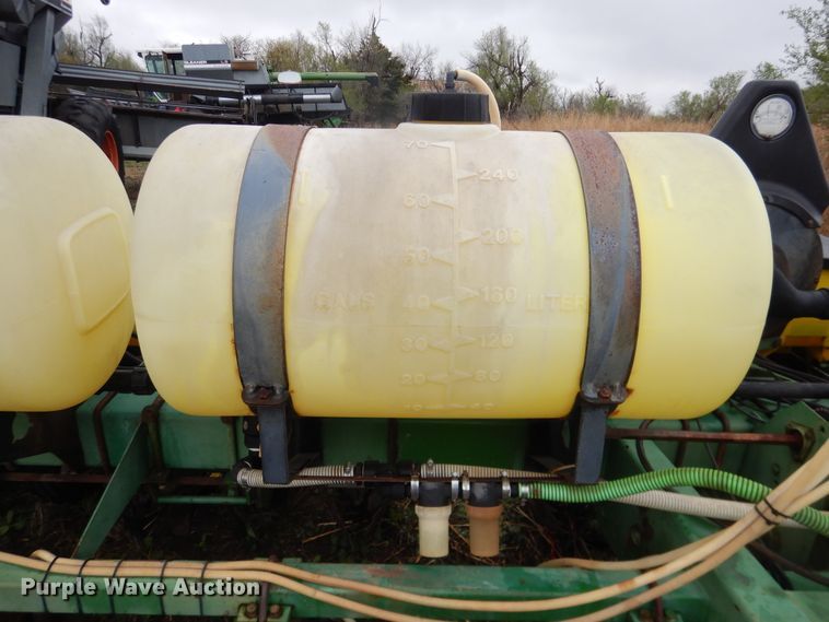 image for item DJ1205 John Deere 7200 Max Emerge 2  planter