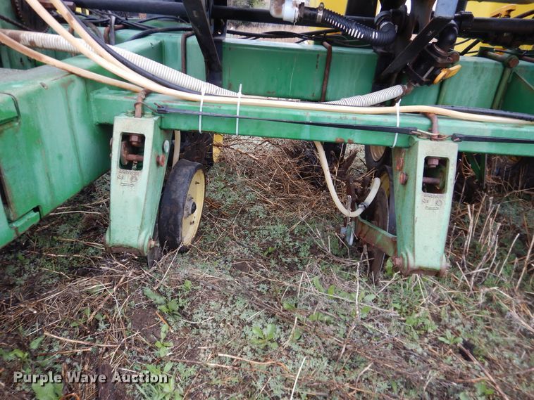 image for item DJ1205 John Deere 7200 Max Emerge 2  planter