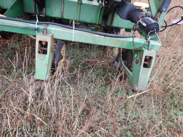 image for item DJ1205 John Deere 7200 Max Emerge 2  planter
