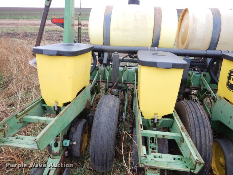 image for item DJ1205 John Deere 7200 Max Emerge 2  planter