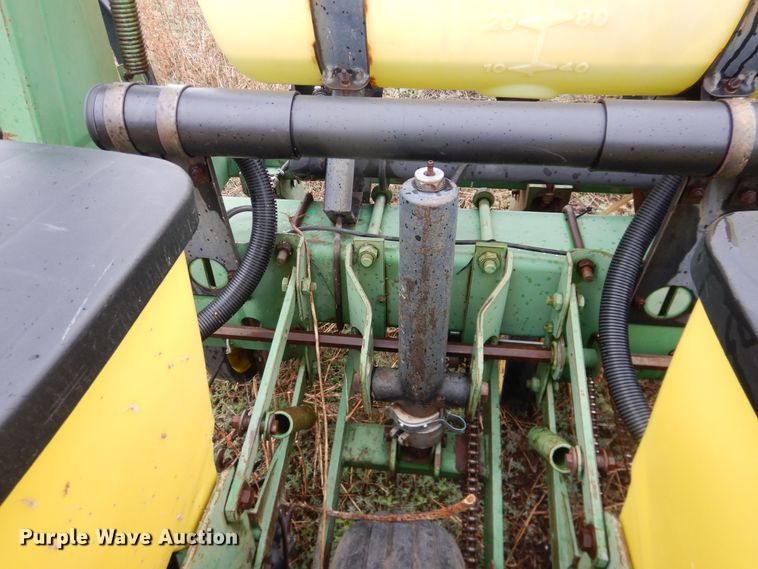 image for item DJ1205 John Deere 7200 Max Emerge 2  planter
