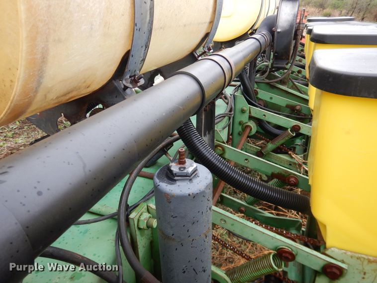 image for item DJ1205 John Deere 7200 Max Emerge 2  planter