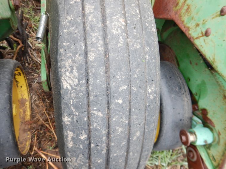 image for item DJ1205 John Deere 7200 Max Emerge 2  planter