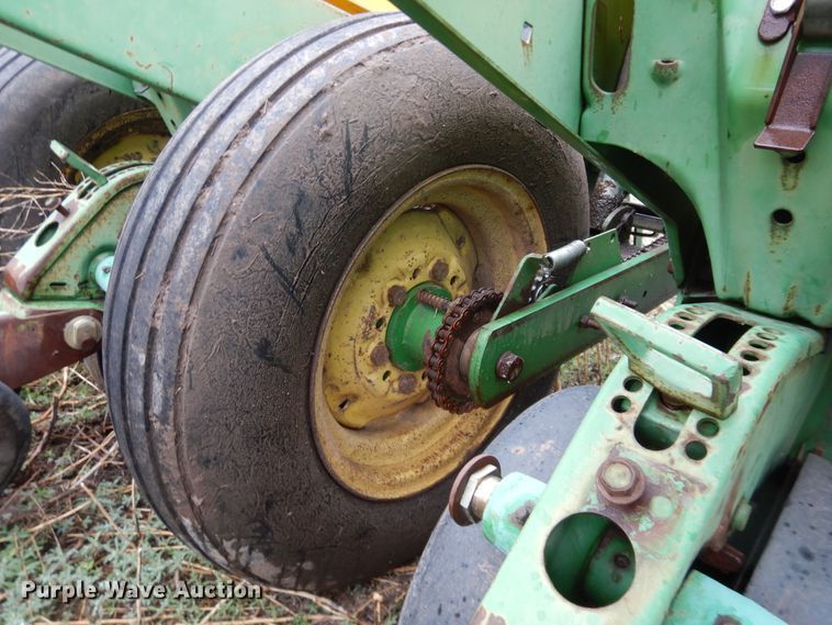 image for item DJ1205 John Deere 7200 Max Emerge 2  planter