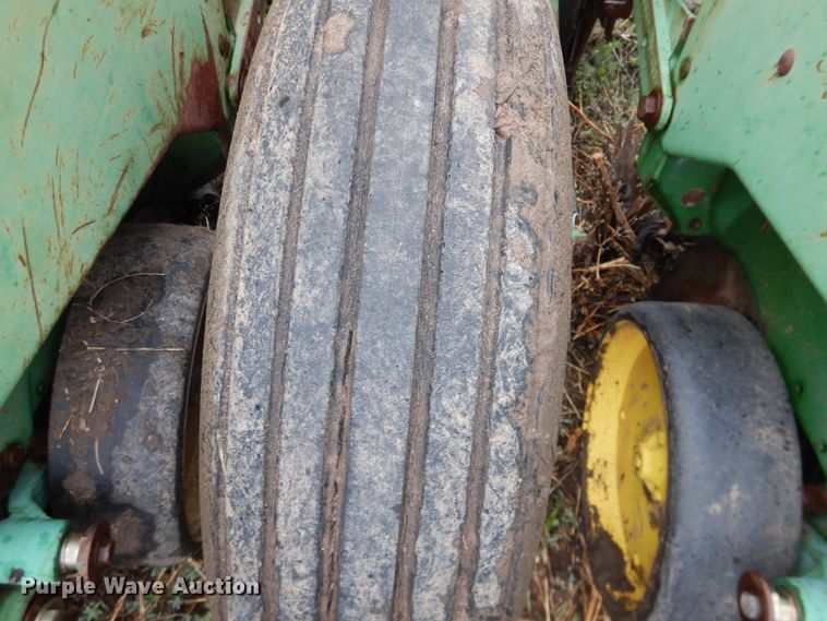 image for item DJ1205 John Deere 7200 Max Emerge 2  planter