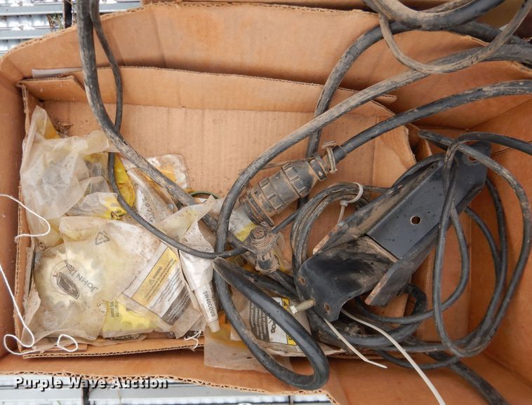 image for item DJ1205 John Deere 7200 Max Emerge 2  planter