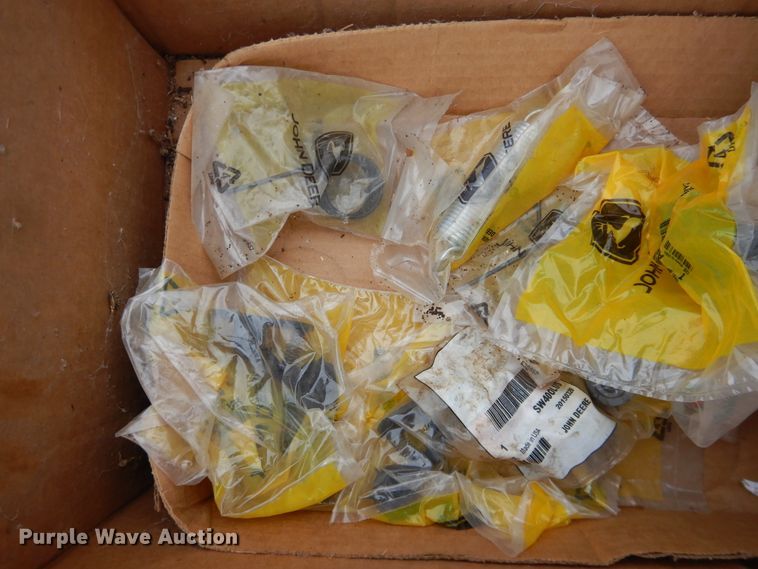 image for item DJ1205 John Deere 7200 Max Emerge 2  planter