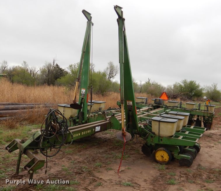 image for item DJ1206 John Deere 7000  planter