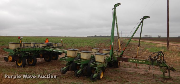 image for item DJ1206 John Deere 7000  planter