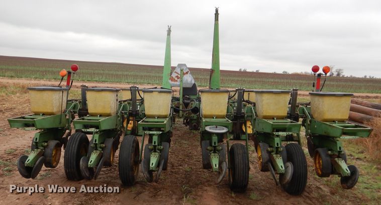 image for item DJ1206 John Deere 7000  planter