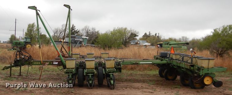 image for item DJ1206 John Deere 7000  planter
