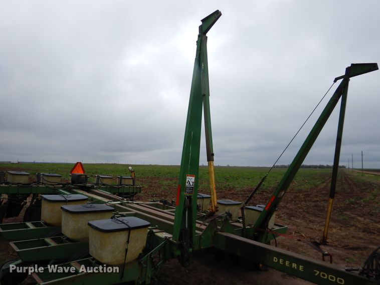 image for item DJ1206 John Deere 7000  planter