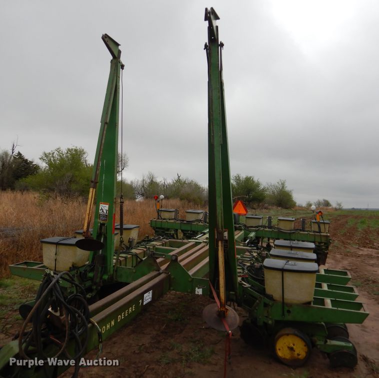 image for item DJ1206 John Deere 7000  planter