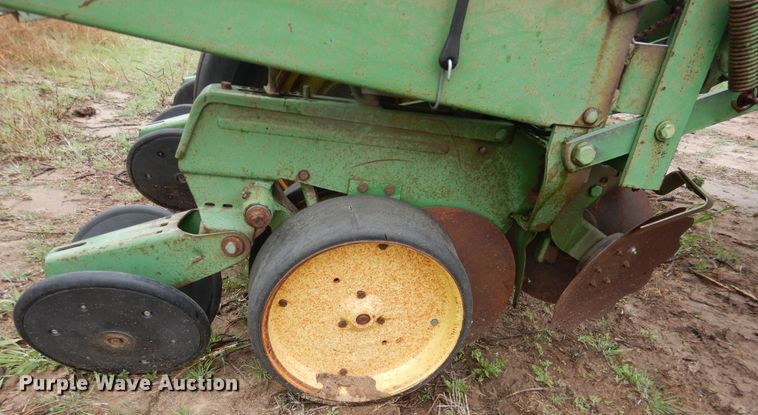 image for item DJ1206 John Deere 7000  planter