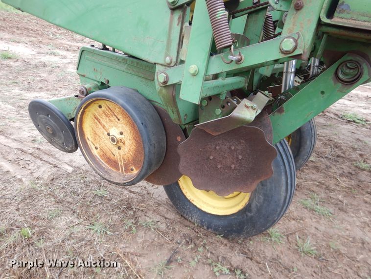 image for item DJ1206 John Deere 7000  planter