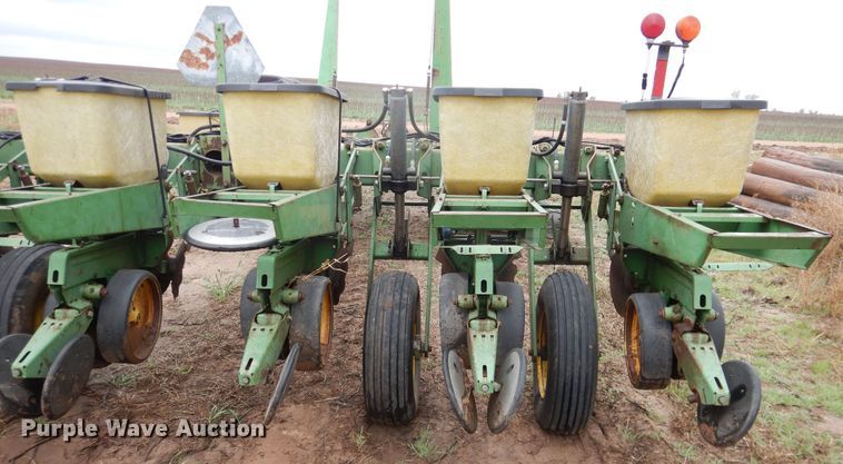 image for item DJ1206 John Deere 7000  planter