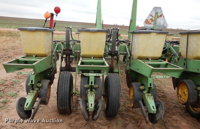 image for item DJ1206 John Deere 7000  planter