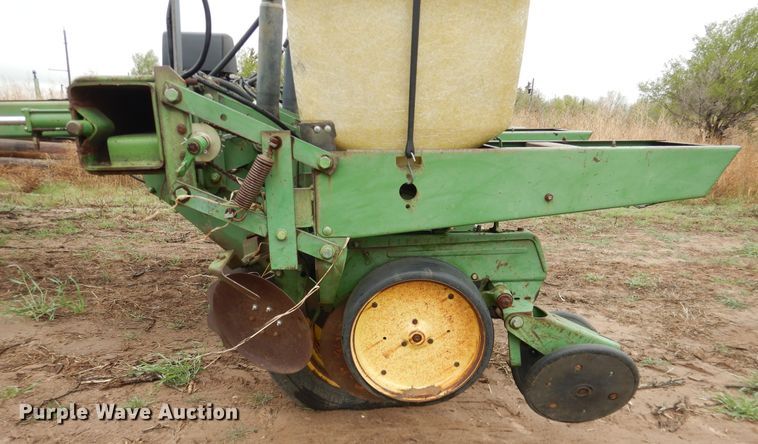 image for item DJ1206 John Deere 7000  planter