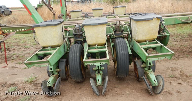 image for item DJ1206 John Deere 7000  planter