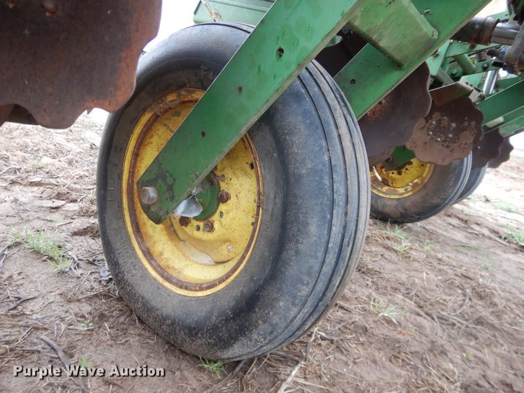image for item DJ1206 John Deere 7000  planter